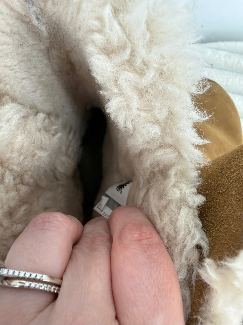 UGG good please